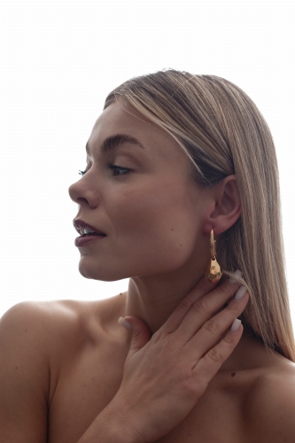 duże kolczyki foremne