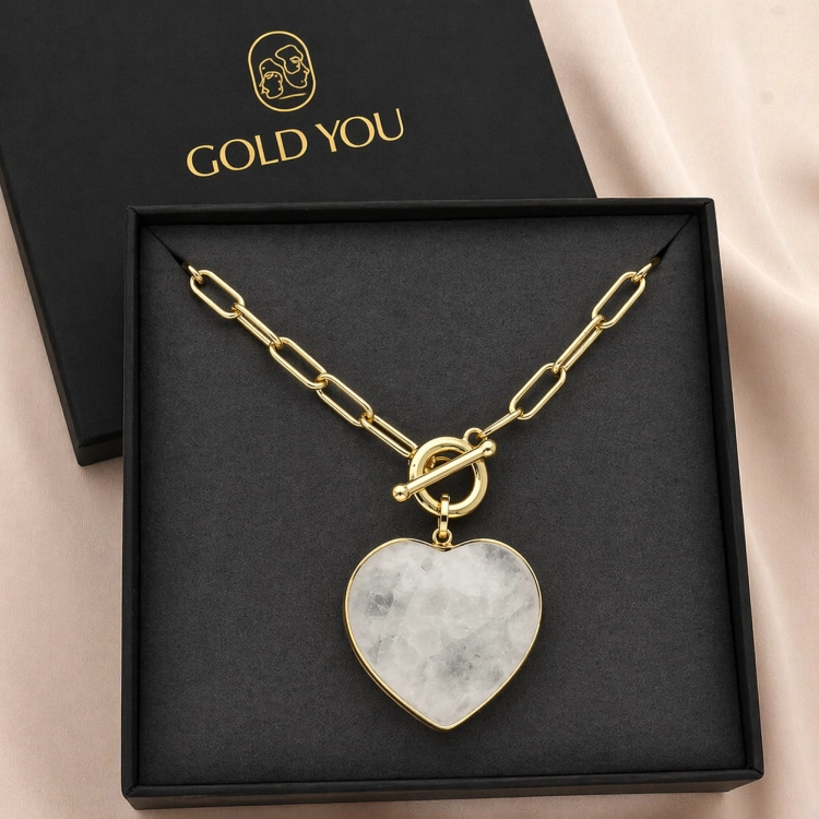 złoty naszyjnik z jadeitem